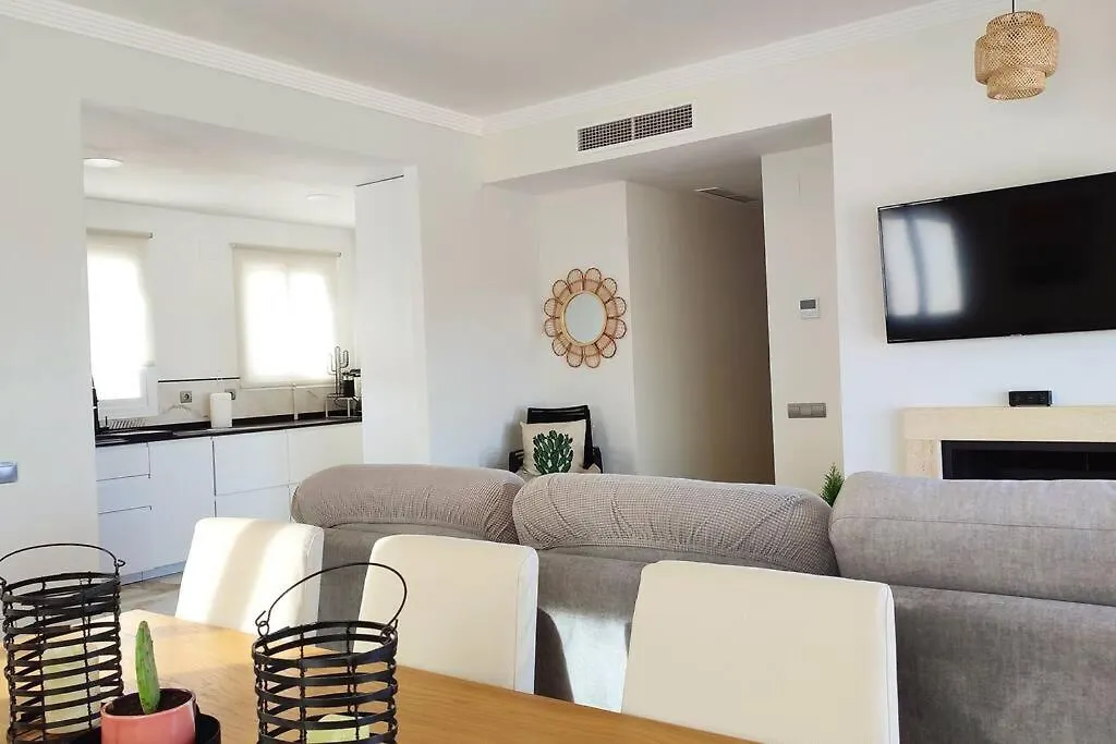 Atico Con Agradables Vistas Apartment Alcaidesa