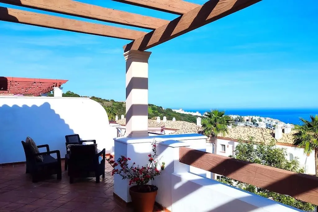 Atico Con Agradables Vistas Apartment Alcaidesa